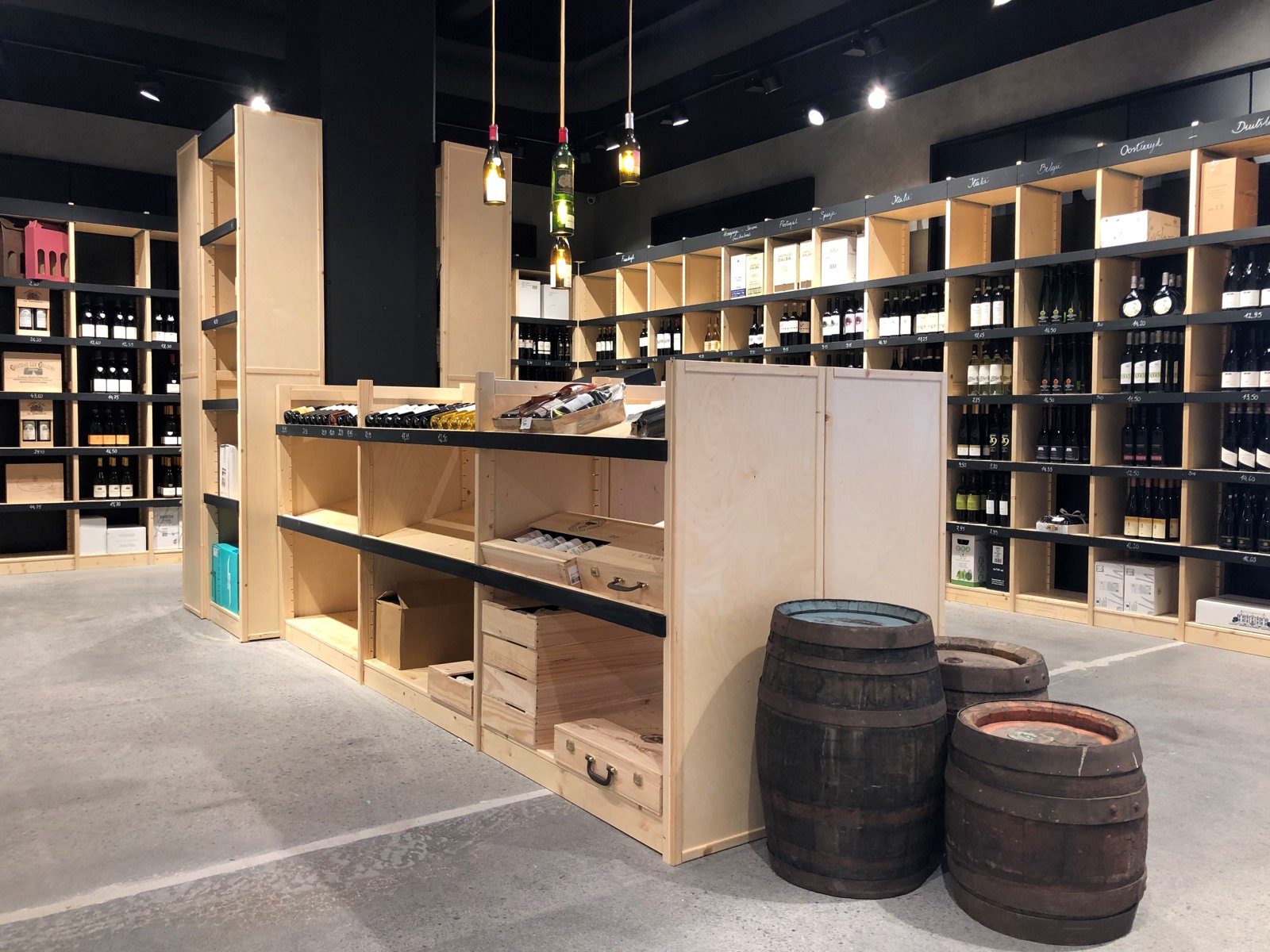 Quickrack Brumorek houten winkelinrichting voor de slijterij
